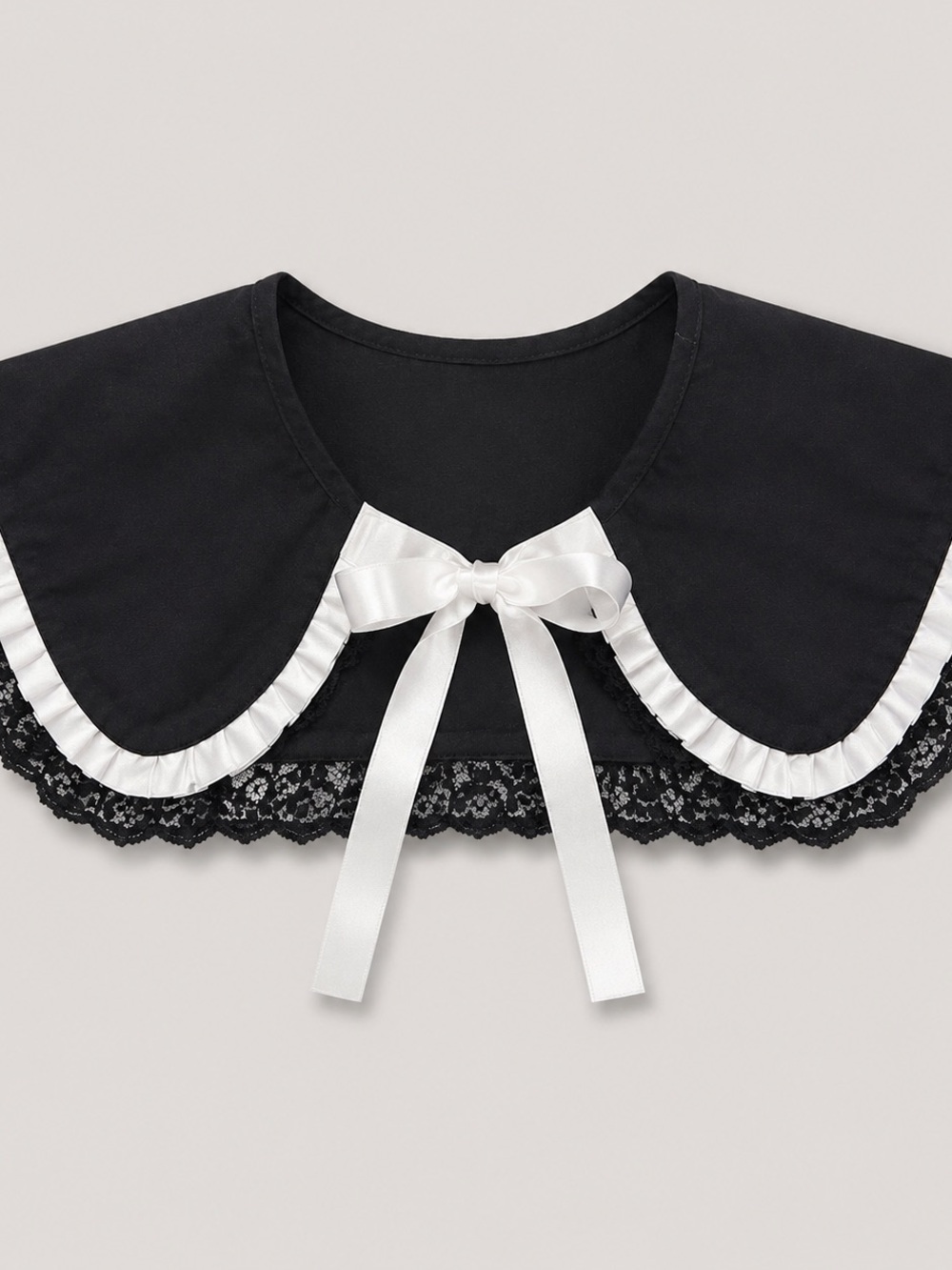 Élodie Noir Black Lace Detachable Collar